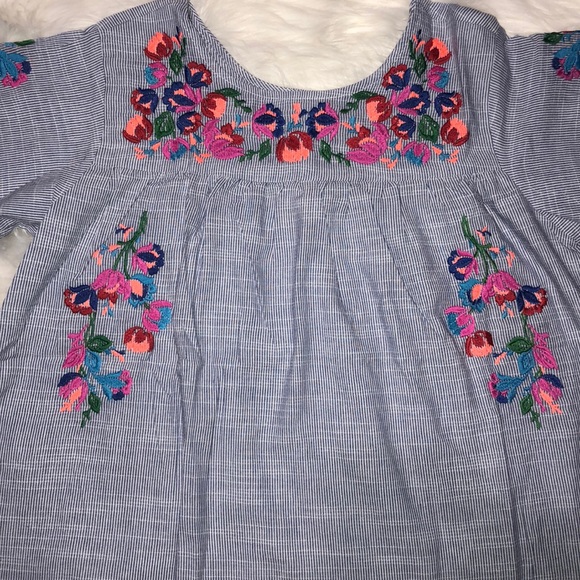 HOST PICK 3x🎉 Blue & White Stripe Embroidered Top - Picture 4 of 8